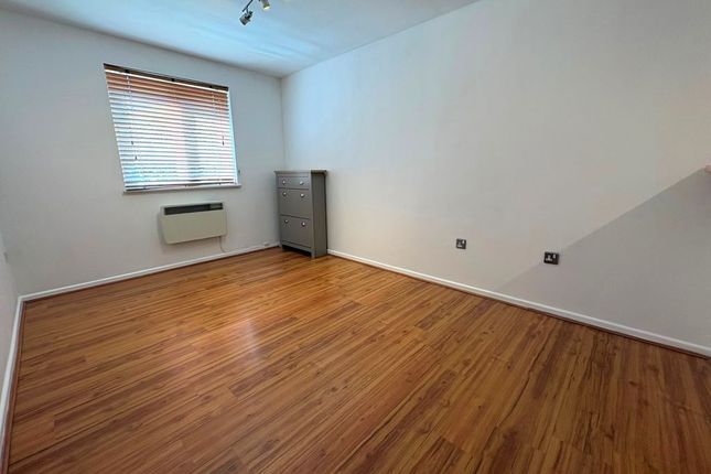 136, Heathfield Drive, Mitcham photo 4