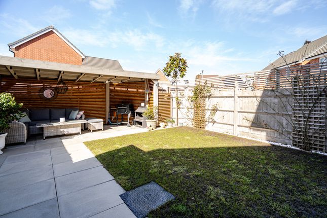61, Bonaire Grange, Milton Keynes photo 2