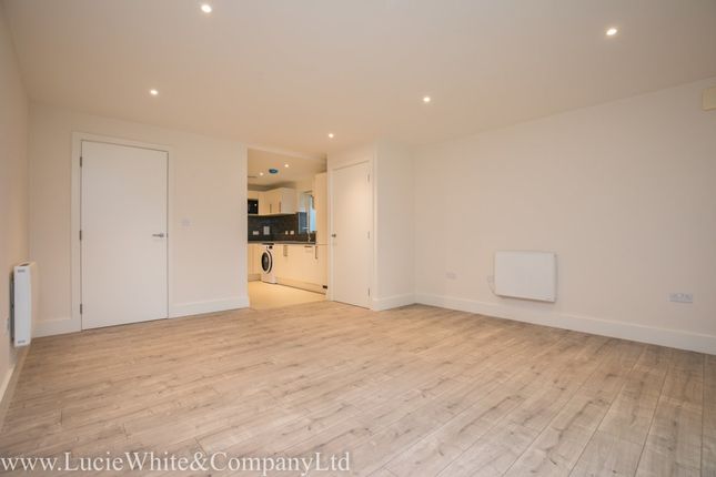 Flat to rent in Bensham Lane, Croydon