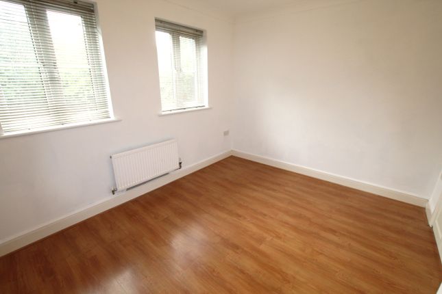 13, Alderney Way, Kennington photo 5
