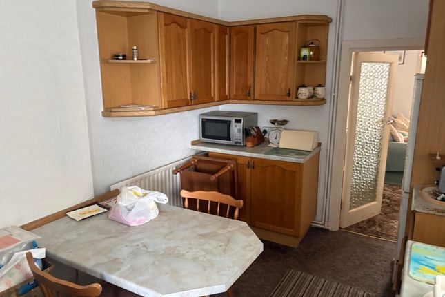 8 Pen Y Banc, Seven Sisters, Neath photo 4