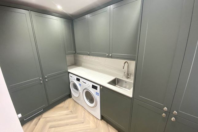 82, Chiltern Avenue, Bushey photo 5