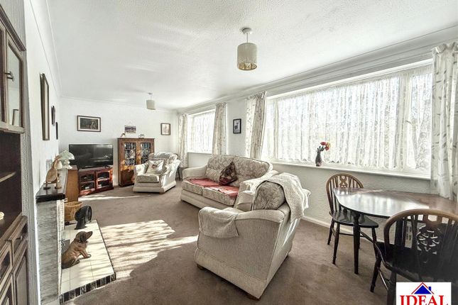28, Newlands Avenue, Skellow, Doncaster photo 2