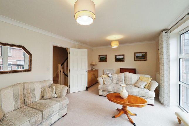 Town house for sale in Leighton Way, Belper