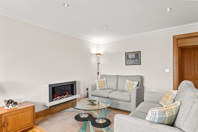 Flat 6, 3, Robert Breton Court, Larbert, Falkirk, FK5 3AX photo 4