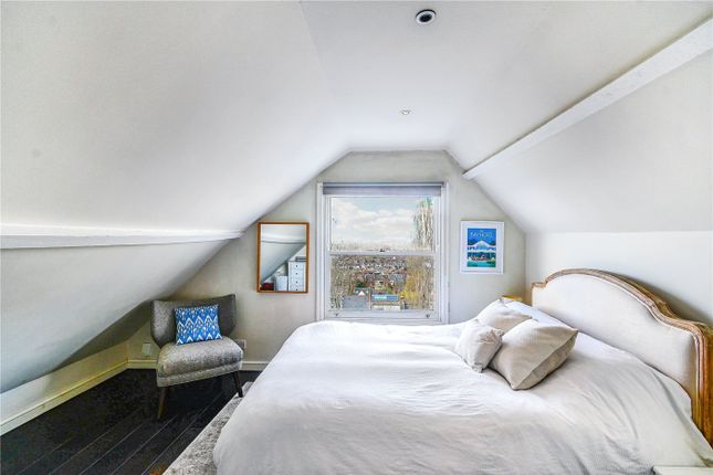 Flat for sale in Overhill Road, East Dulwich, London