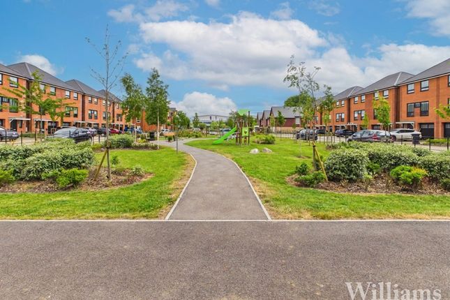 26 Beatrice Gardens, Thame photo 3