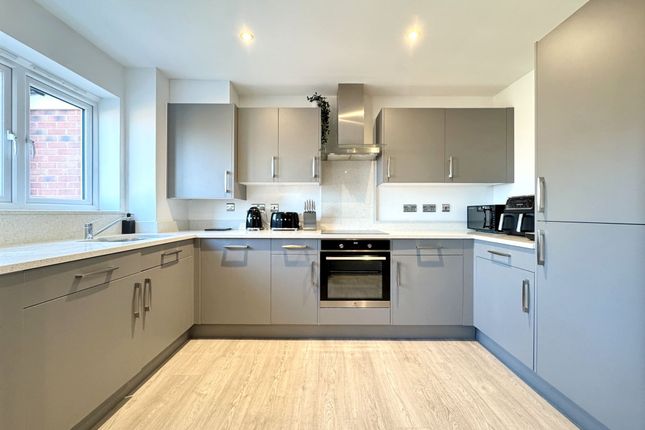 16 Arnold Way, Wantage photo 2