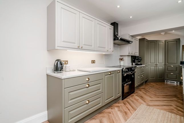107 Bolton Road, Chorley photo 4