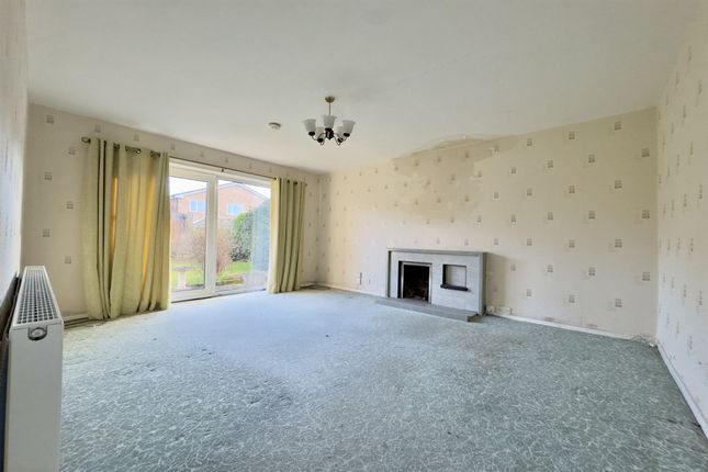 11 Glenfield Drive, Stockport photo 2
