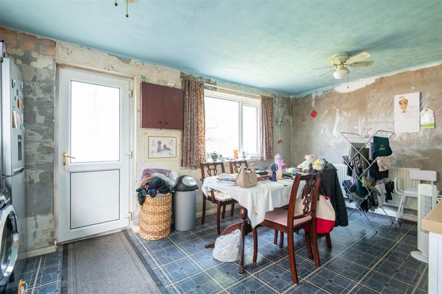 12, Edinburgh Close, Leyland photo 3
