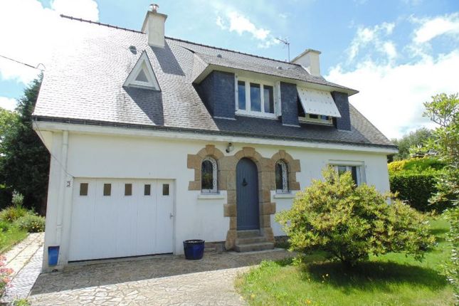 Detached house for sale in Baye, Bretagne, 29300, France