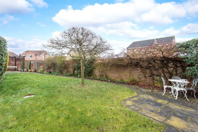 2, Stuart Close, York photo 4