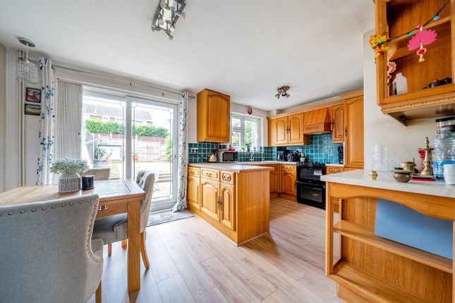 14, Wayne Close, Orpington photo 3