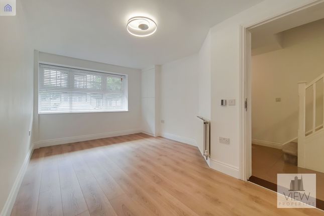 10, Lescot Place, Bromley photo 4