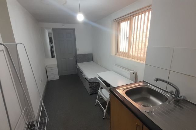 Thumbnail Room to rent in Copley Road, Doncaster