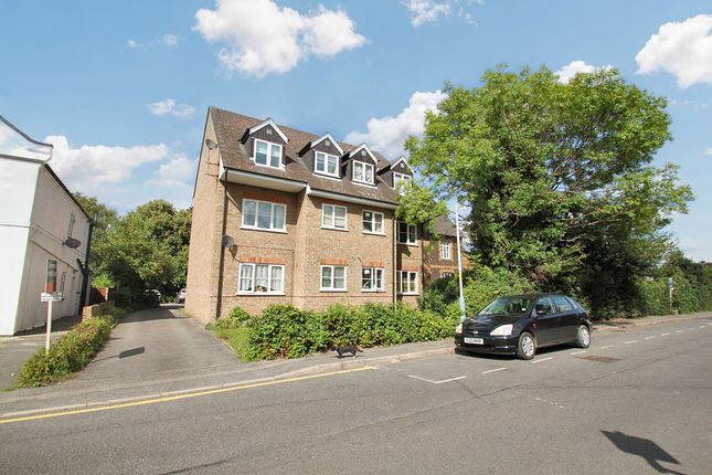 Thumbnail Flat to rent in Chiltern View Road, Cowley, Uxbridge