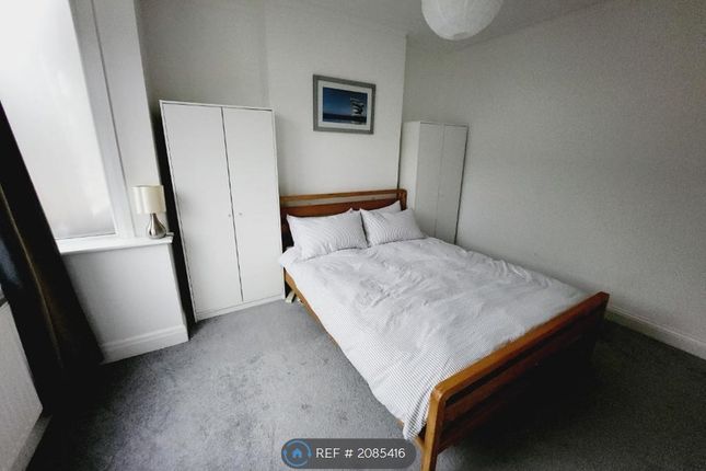 Thumbnail Room to rent in Donnybrook Road, London