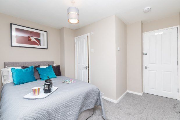Room to rent in 17 Cuckmere Crescent, Crawley