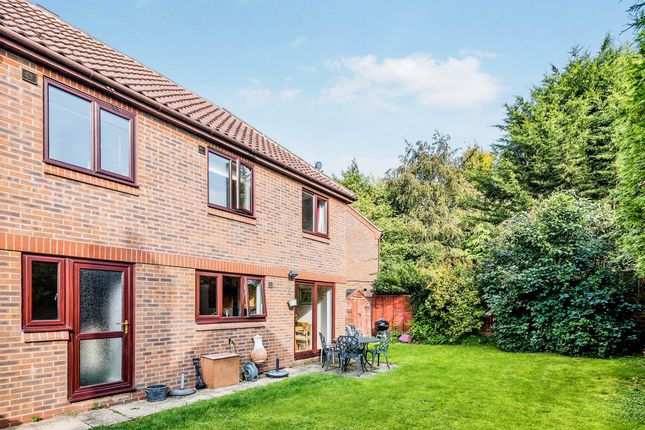 Detached house for sale in Holmes Close, Basingstoke