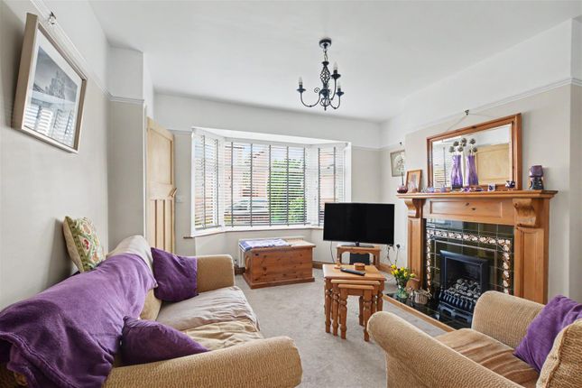 26, Trowell Grove, Nottingham photo 2