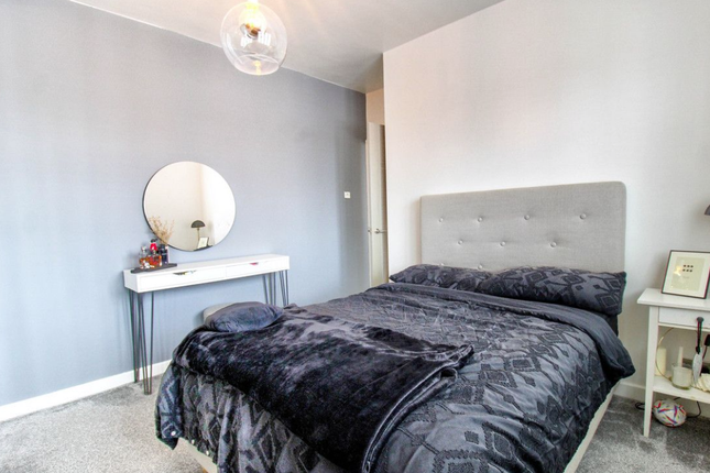 Shared accommodation to rent in Tadworth Road, London