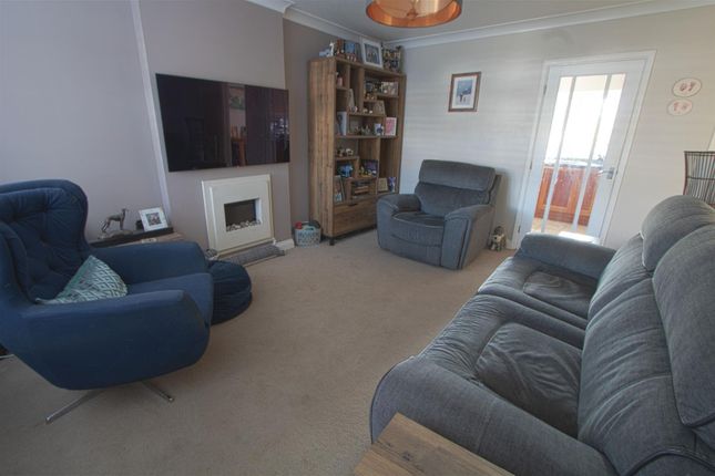 12, Copperfield, Billericay photo 3