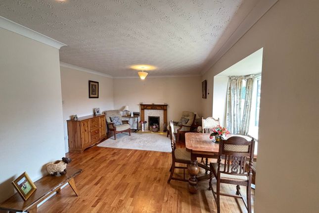 9, Tai Ar Y Bryn, Builth Wells photo 2