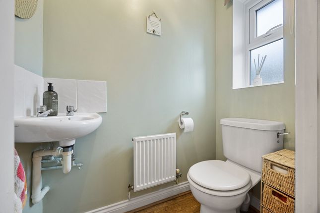 3 Llys Fach, Pontypridd photo 4