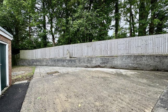9, Fairoak, Ammanford photo 4