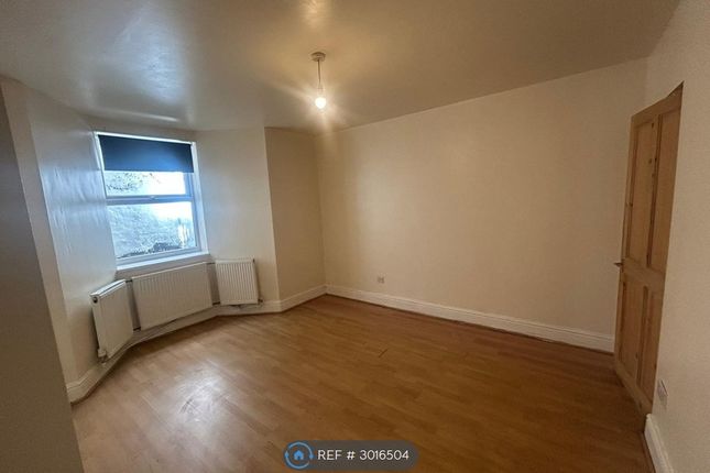 A Skipton Road, Keighley photo 4