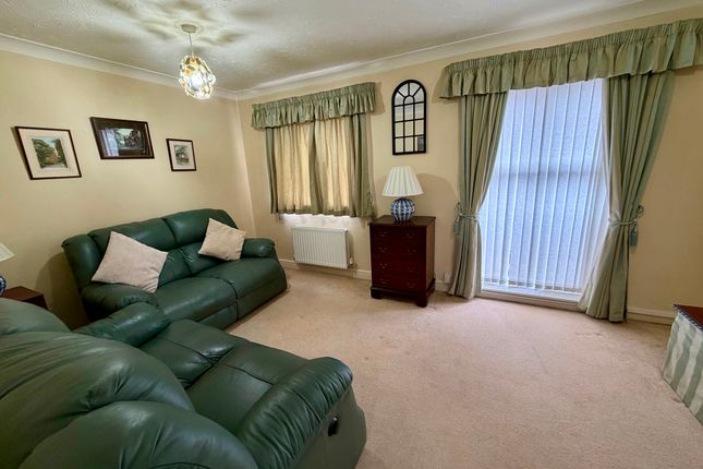 22 Jubilee Gardens, Birmingham photo 2