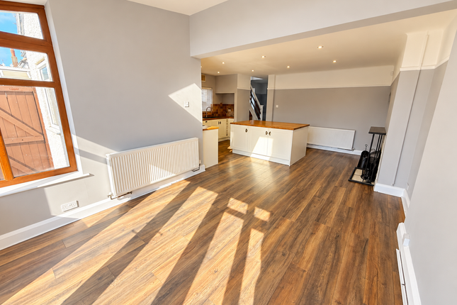 24, Uplands Road, Leicester photo 3
