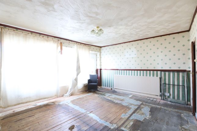 27, Harrowside, Blackpool photo 4