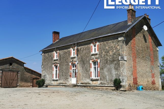 Villa for sale in Vouvant, Vendée, Pays De La Loire