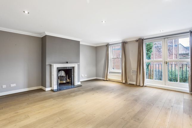 Flat to rent in Holloway Drive, Virginia Water