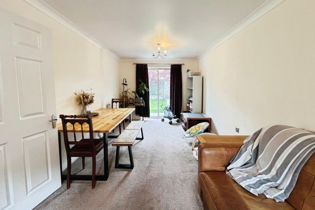24, Tottington Close, Thetford photo 3