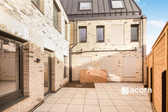 98Fa20B2-49Af-F01...