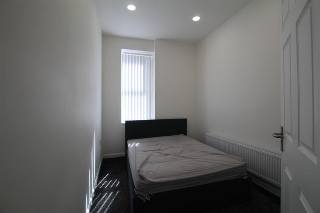 99, Wingrove Gardens, Newcastle upon Tyne photo 4