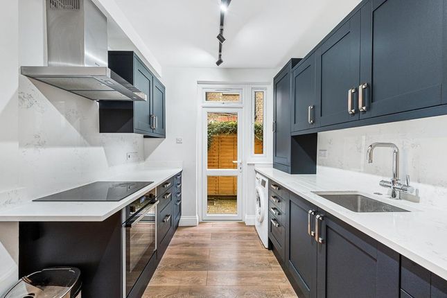 Coldershaw Road, London photo 4