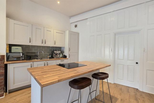 Flat Flat 4, The Bull Inn, Bull Street, Southam photo 3