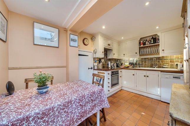 4, St. John's Court, Devizes photo 4