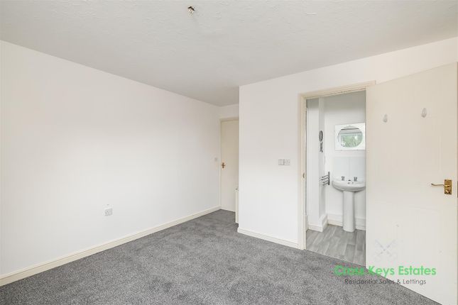 Flat for sale in Sylvan Court, Stoke, Plymouth