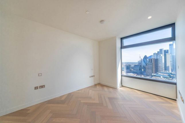 Flat for sale in Shoreditch High Street, London, 2