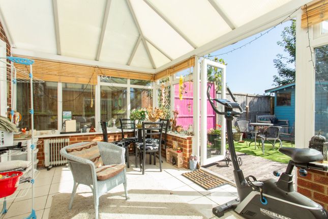 27, Churchill Avenue, Herne Bay photo 3
