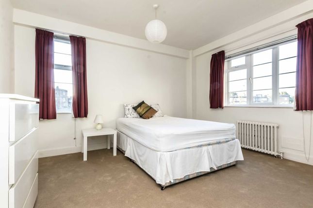 109, Chiswick Village, London photo 4