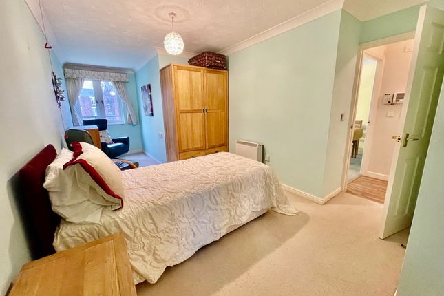 Flat for sale in Georgian Court, Spalding