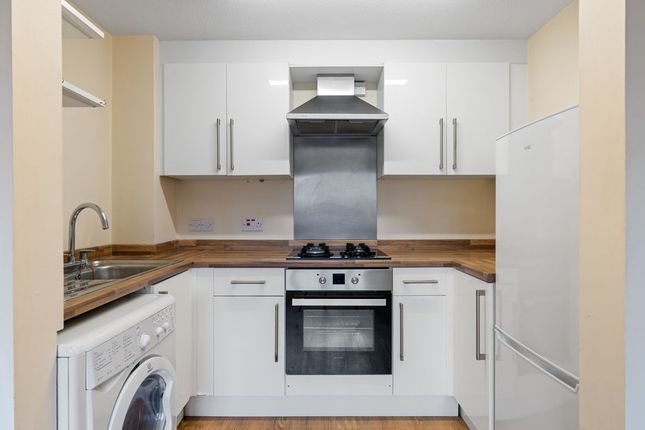 30, Tamar Way, Chichester photo 3