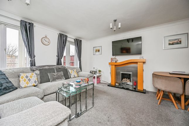 18, Longfellow Close, Liverpool photo 4