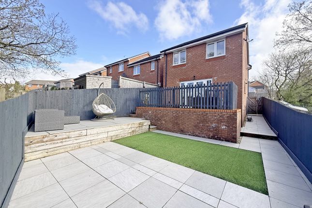 16, Highfields, Tonyrefail photo 2